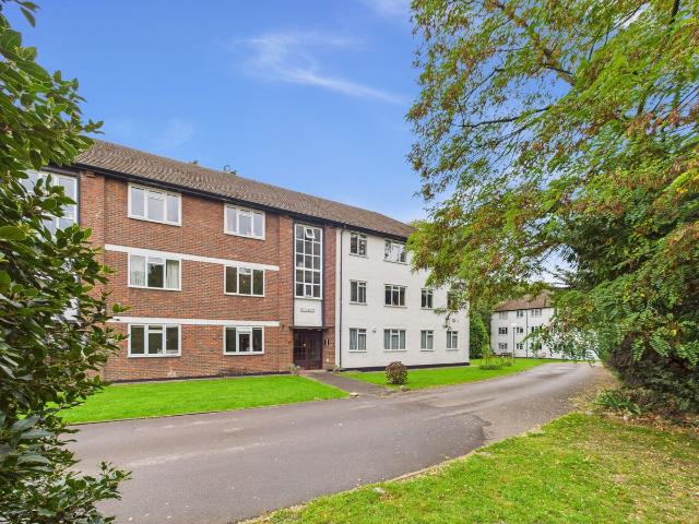 Clive Court, Southend Road, Beckenham, Kent BR3, 2 bed flat to rent, £1,700 pcm | PrimeLocation
