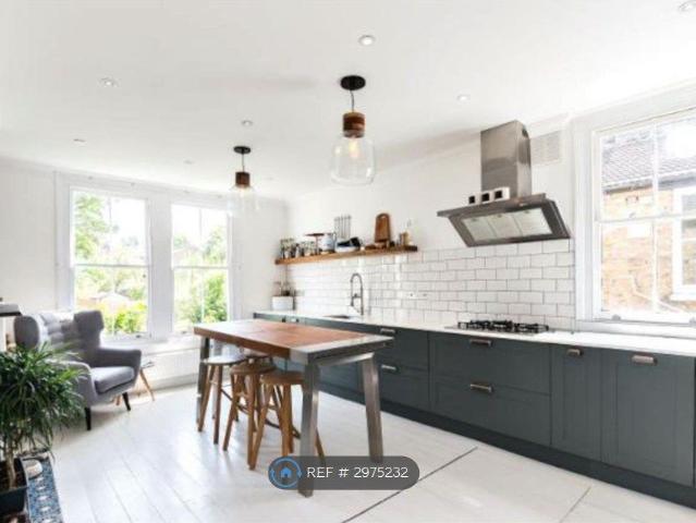 Clive Road, London SE21, 2 bed flat to rent, £2,350 pcm | PrimeLocation
