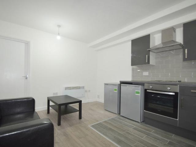 Clive Street, Cardiff CF11, 1 bed flat to rent, £800 pcm | PrimeLocation