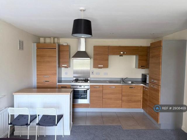 Cliveden Court, Northolt, UB5 2 bed flat to rent £1,850 pcm £427 pw