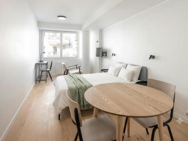 Clichy Clichy 92110 104712100