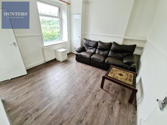Cliff Terrace, Treforest, Pontypridd 3 bed house to rent £900 pcm £208 pw