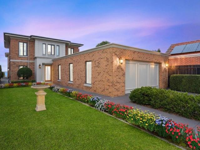 Prestige Waterfront Living with Cliff Top Views