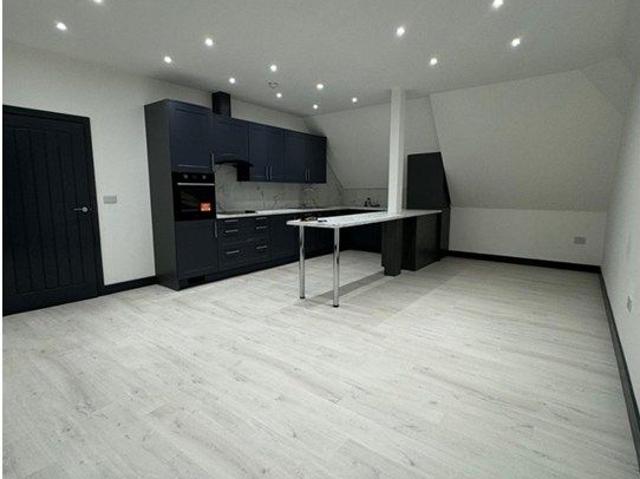 Cliff Gardens, Scunthorpe DN15, 2 bed flat to rent, £900 pcm | PrimeLocation