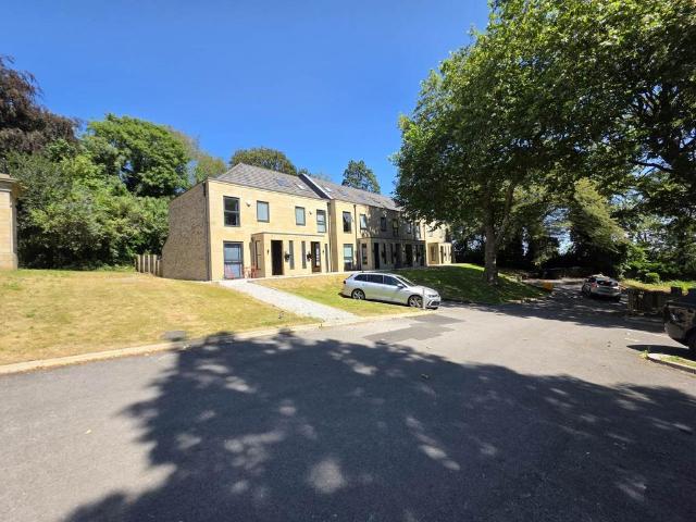 Cliff Oaks, Fawcett Lane, Leeds 4 bed townhouse to rent £1,550 pcm £358 pw