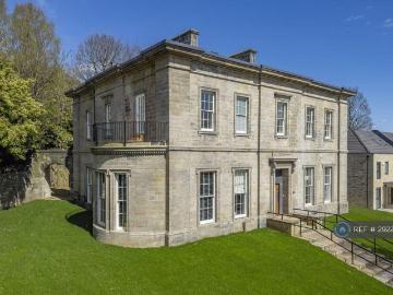 Cliff Oaks, Leeds, LS12 4 bed flat to rent £2,750 pcm £635 pw