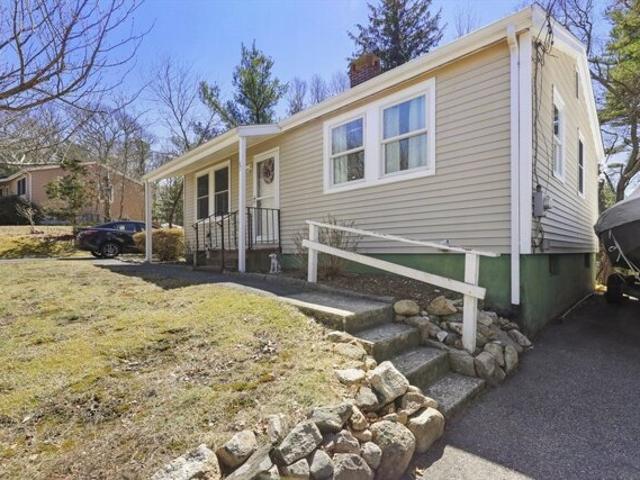 Cliff Rd, Bourne, Home For Sale