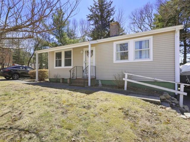 Cliff Rd, Monument Beach, Home For Sale