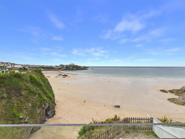Cliff Road, Newquay TR7, 2 bed flat to rent, £1,495 pcm | PrimeLocation