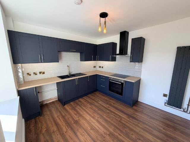 Cliff Street, Mountain Ash, CF45 3 bed semi detached house to rent £900 pcm £208 pw