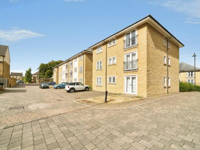 Clifford Drive, Ilkley LS29, 2 bed flat to rent, £925 pcm | PrimeLocation