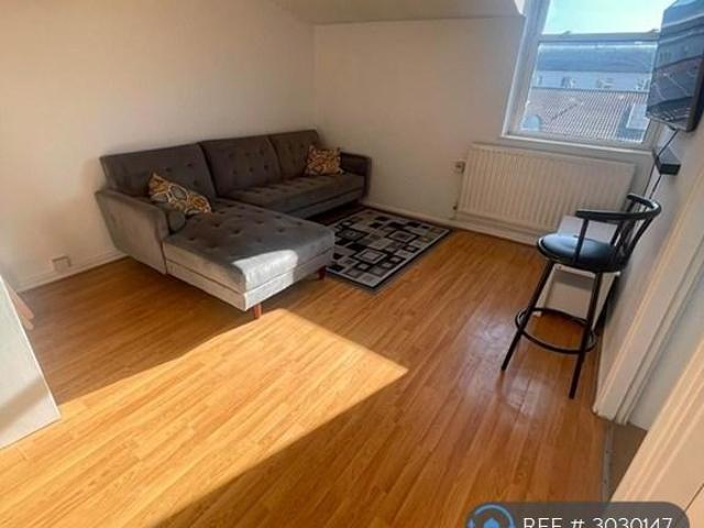 Clifford Drive, London, SW9 1 bed penthouse to rent £1,700 pcm £392 pw