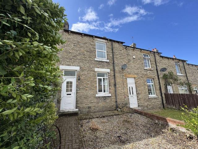 Clifford Gardens, Ryton NE40 2 bed terraced house to rent £800 pcm £185 pw