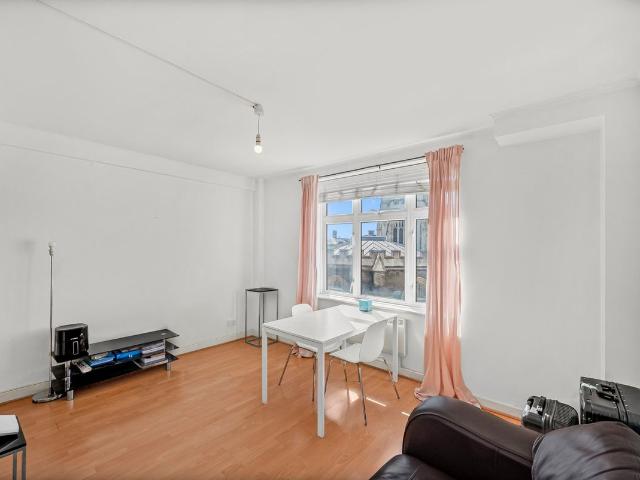 Cliffords Inn, Fetter Lane EC4A, 2 bed flat to rent, £3,705 pcm | PrimeLocation