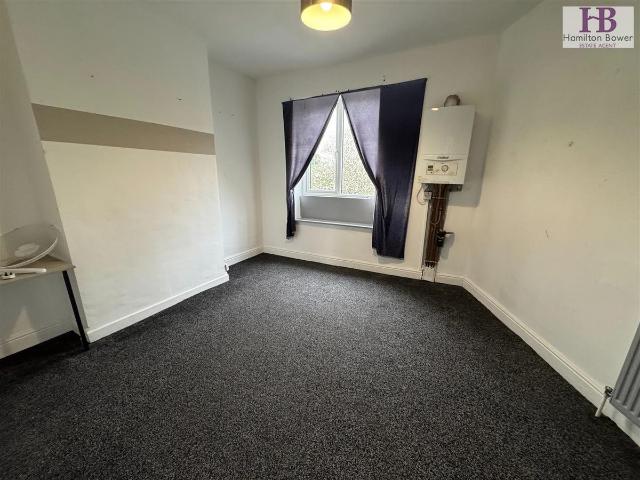 Cliffe Road, Bradford BD3, 2 bed flat to rent, £550 pcm | PrimeLocation
