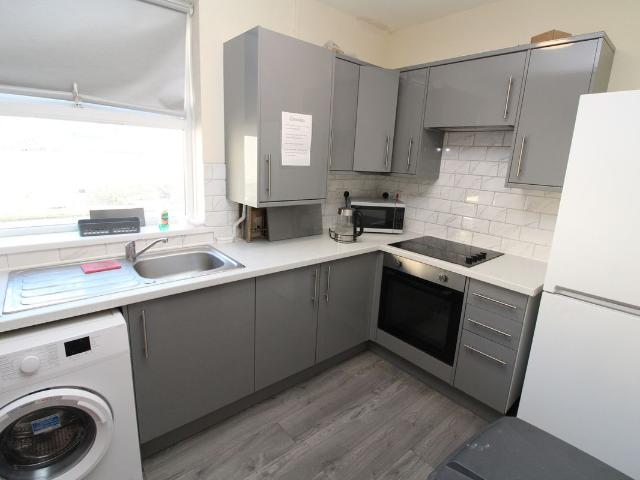 Cliffe Road, Rochester ME2, 2 bed maisonette to rent, £1,350 pcm | PrimeLocation