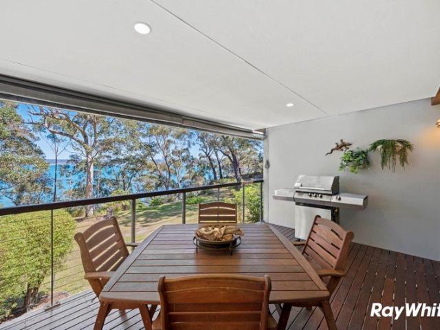 CLIFFTOP COASTAL VIEWS.