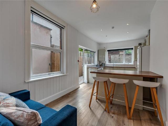 Clift Road, Southville, Bristol. 7 bed semi detached house to rent £5,600 pcm £1,292 pw