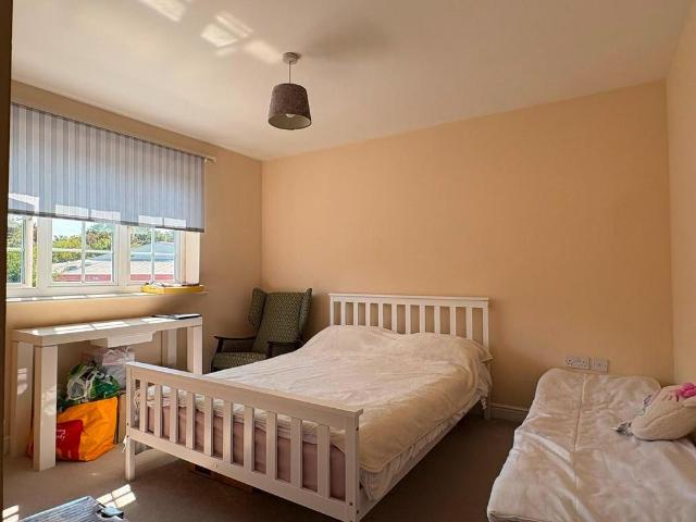 Clifton Marine Parade, Gravesend 2 bed flat to rent £1,300 pcm £300 pw
