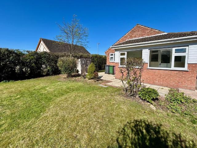 Clifton Avenue, Chesterfield S43, 3 bed bungalow to rent, £1,250 pcm | PrimeLocation
