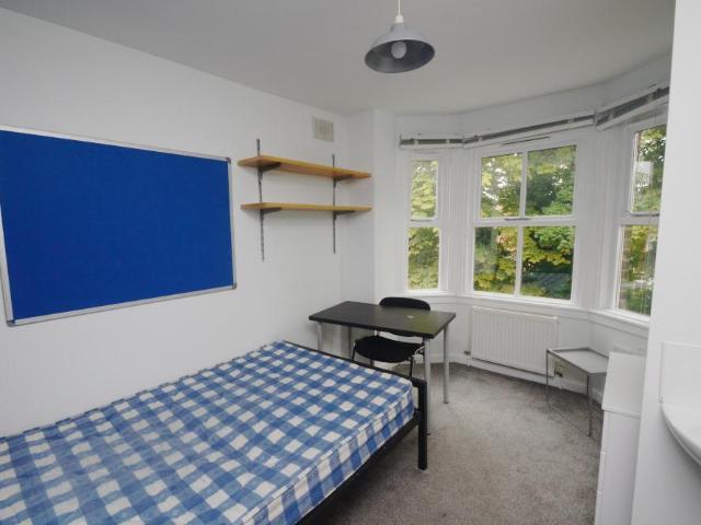 Clifton Avenue, Manchester, M14 6UB, United Kingdom | 5 bed apartment for rent #137836426 | Rentberry