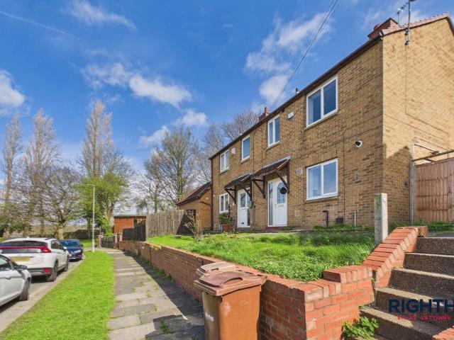 Clifton Crescent, Horbury WF4, 3 bed semi detached house to rent, £1,100 pcm | PrimeLocation