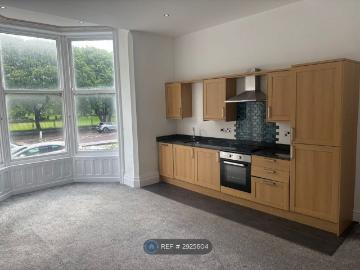 Clifton Drive North, Lytham St Annes FY8, 2 bed flat to rent, £1,000 pcm | PrimeLocation
