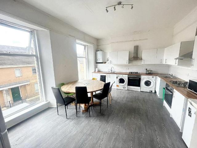 Clifton Place, Plymouth PL4 7 bed house to rent £3,488 pcm £805 pw