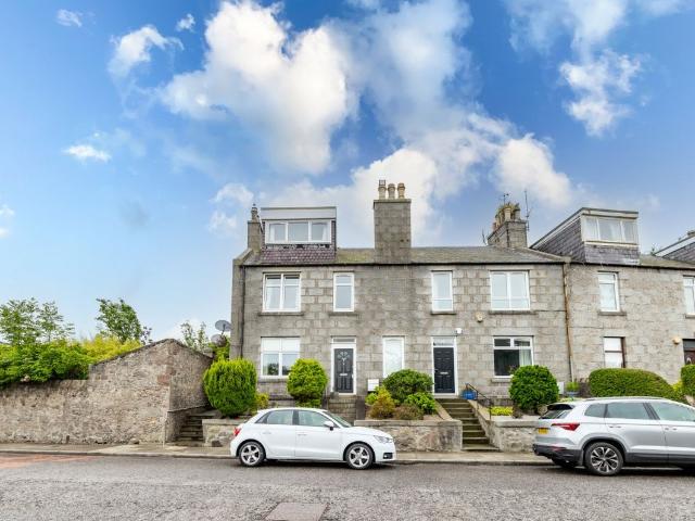 Clifton Road, Aberdeen AB24, 3 bed flat to rent, £850 pcm | PrimeLocation