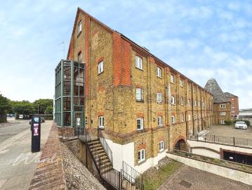 Clifton Road, Gravesend DA11, 1 bed flat to rent, £1,050 pcm | PrimeLocation
