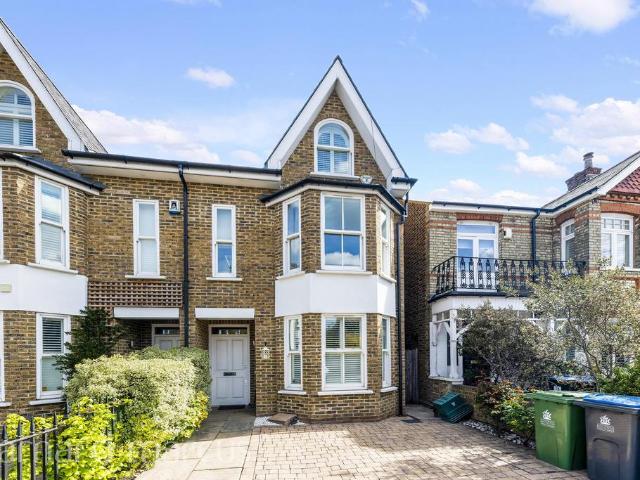 Clifton Road, KINGSTON UPON THAMES 4 bed house to rent £4,700 pcm £1,085 pw