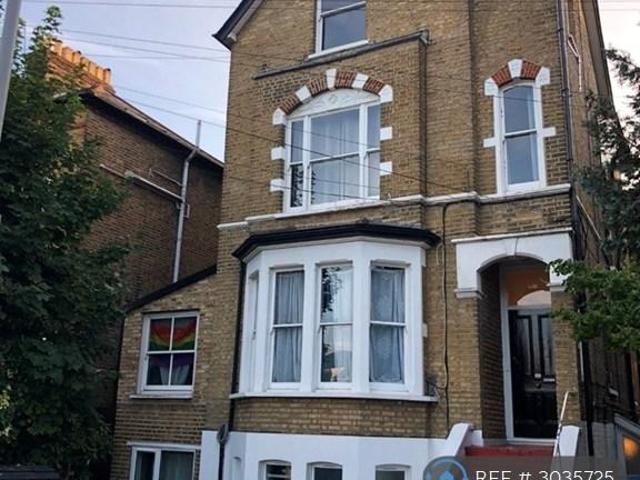 Clifton Road, Kingston Upon Thames, KT2 1 bed in a house share to rent £932 pcm £215 pw