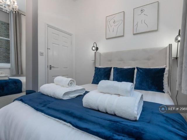 Clifton Road, London, W9 1 bed flat to rent £3,050 pcm £704 pw