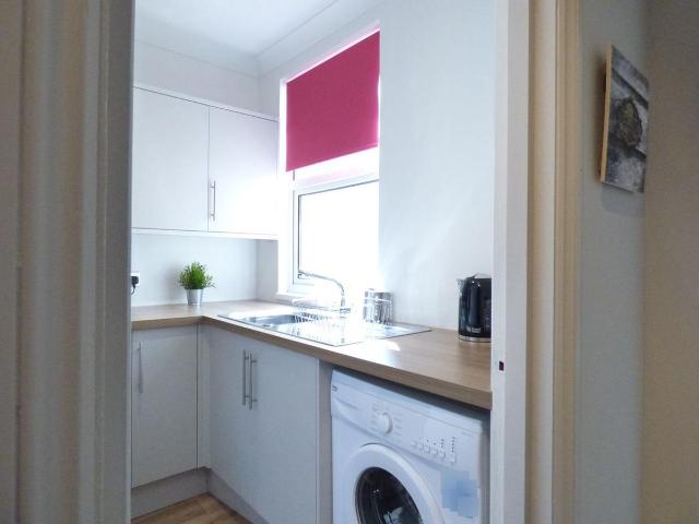 Clifton Road, Littlehampton BN17, 1 bed flat to rent, £940 pcm | PrimeLocation