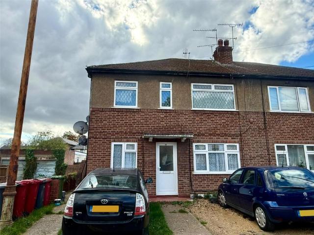 Clifton Road, Slough, Berkshire, SL1 2 bed flat to rent £1,595 pcm £368 pw