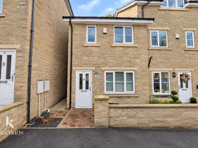 Clifton Square, Burnley BB12, 2 bed end terrace house to rent, £895 pcm | PrimeLocation