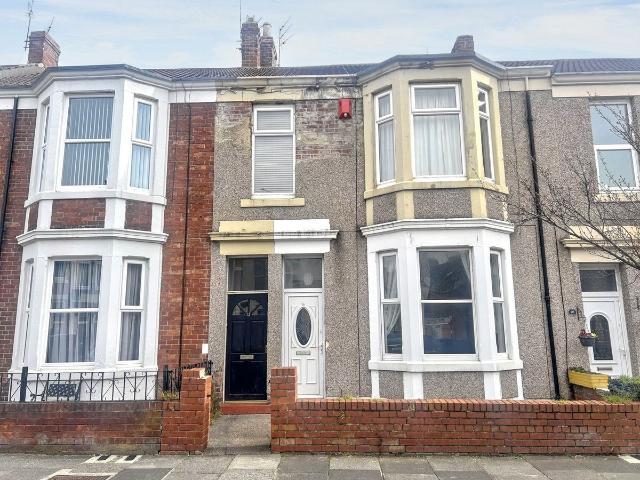 Clifton Terrace, Whitley Bay NE26, 2 bed flat to rent, £1,000 pcm | PrimeLocation