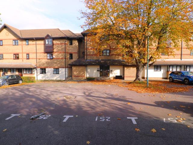 Clifton Walk, Dartford DA2, 2 bed flat to rent, £1,350 pcm | PrimeLocation