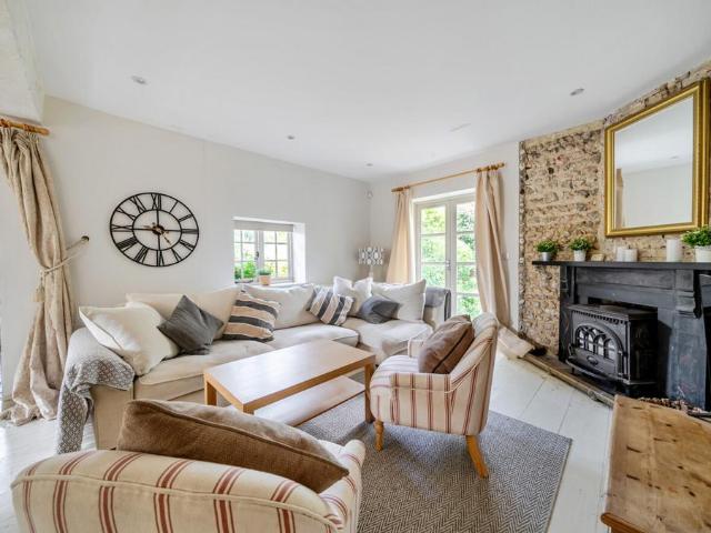 Climping BN17 4 bed detached house to rent £3,000 pcm £692 pw