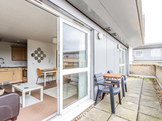 Cline Road, London, N11 1 bed apartment to rent £1,595 pcm £368 pw