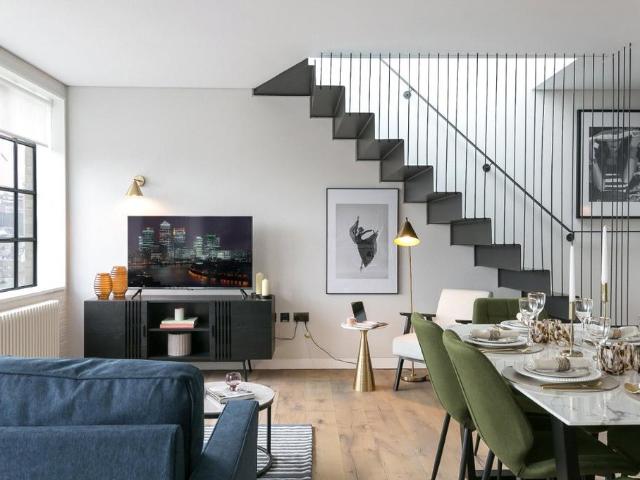 Clink Street, London, SE1 2 bed flat to rent £11,700 pcm £2,700 pw