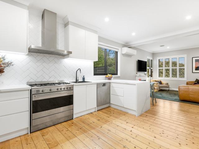 Clinker Brick Charm with Modern Family Appeal
