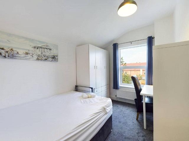 Clinton Road, Northampton NN4 1 bed in a house share to rent £500 pcm £115 pw