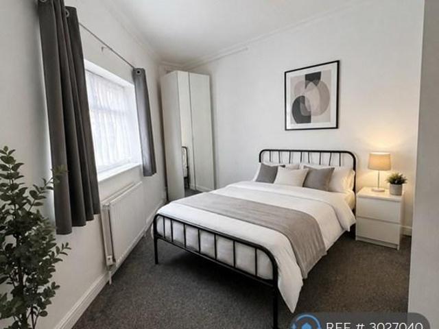 Clinton Road, Northampton, NN4 1 bed in a house share to rent £600 pcm £138 pw
