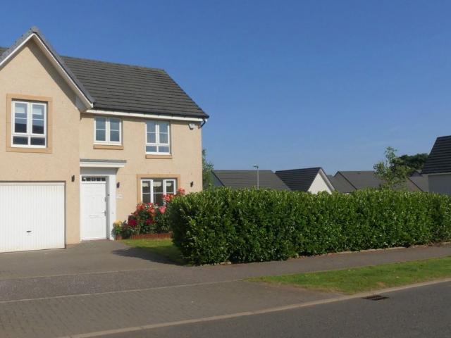 Clippens Drive, Burdiehouse, Edinburgh EH17, 4 bed detached house to rent, £1,900 pcm | PrimeLocation