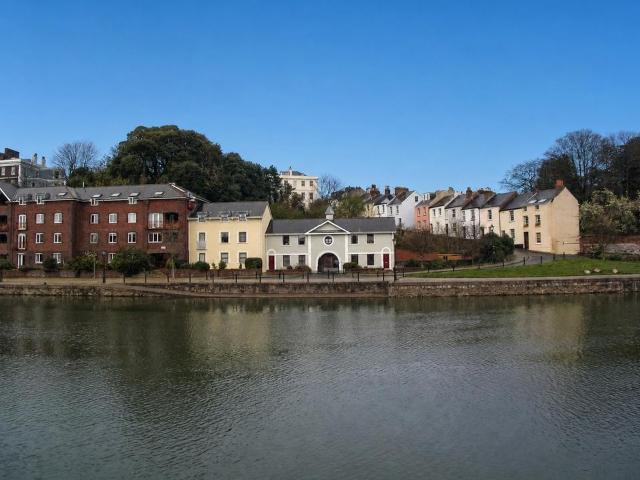 Clipper Quay, Exeter, EX2 2 bed semi detached house to rent £1,500 pcm £346 pw
