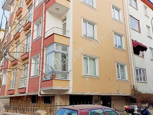 Clk Gm'den Bahçelievler De Kiralık Ara Kat 2+0 Daire