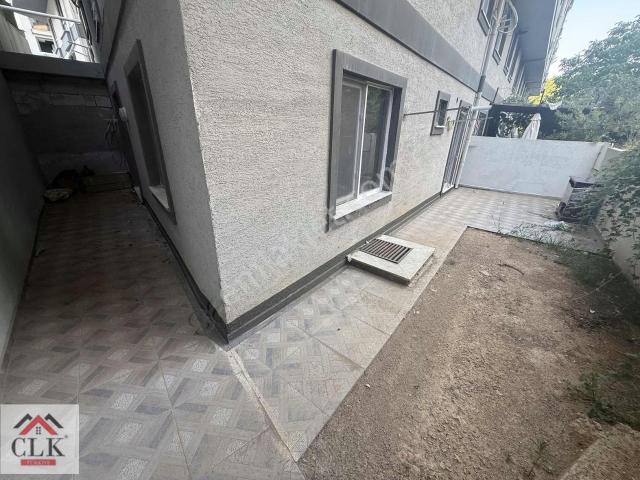 Clk'dan Merkez Mh. Satılık 1+1 Ferah Kulanışlı Bahçe Katı