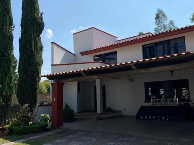 CLUB DE GOLF LA HACIENDA, CASA DE OPORTUNIDAD CON ALBERCA, 4 RECAMARAS