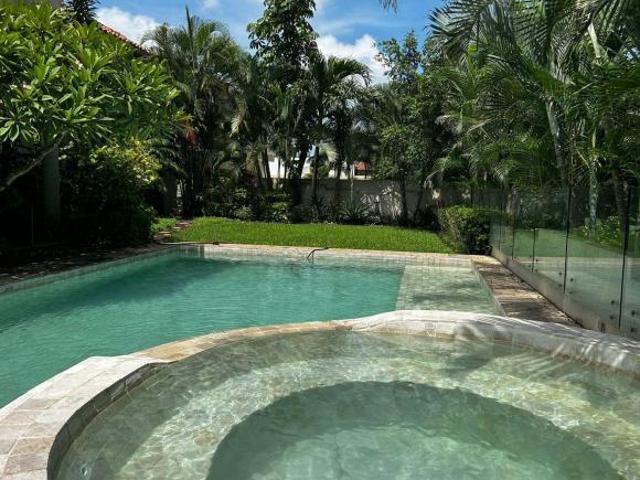 Club de Golf Villa rica, casa en VENTA 4 recámaras, alberca, jacuzzi, vista al campo